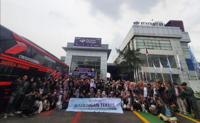 Perkuat Insight Dunia Penerbitan, Mahasiswa PBSI Bimtek ke Penerbit Erlangga dan UPI Press