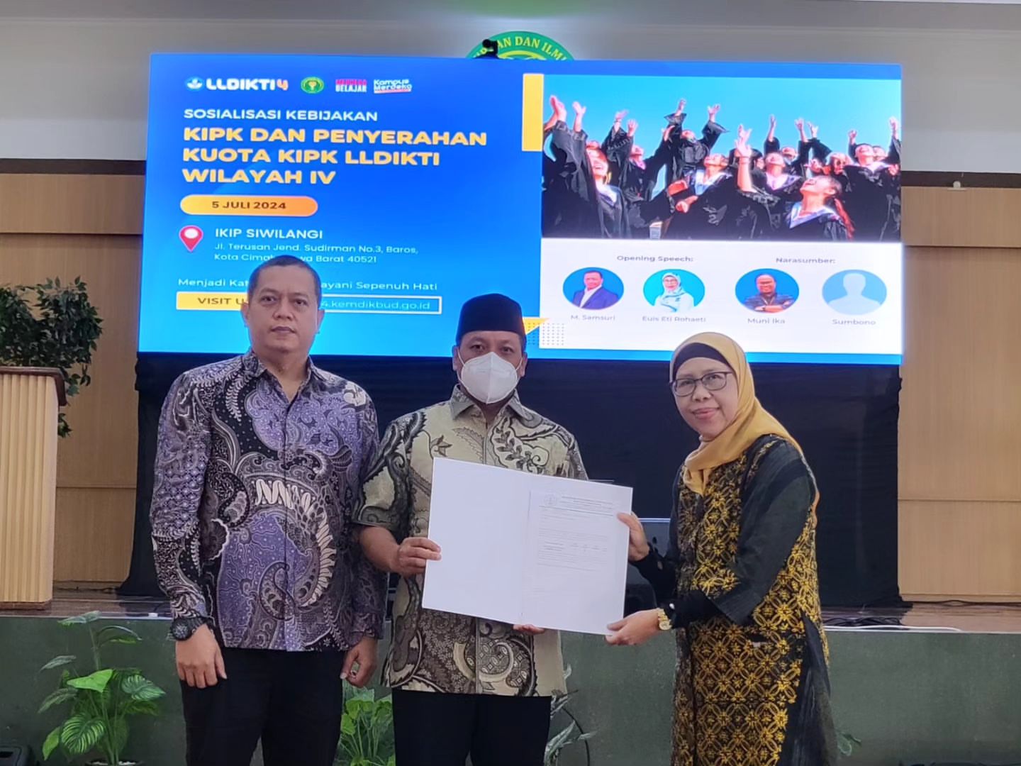 Halo Indonesia ??

Telah berlangsung Sosialisasi Kebijakan Beasiswa KIPK dan Pendistribusian Kuota KIPK  LLDIKTI Wilayah IV Tahun 2024 
Perguruan Tinggi ...